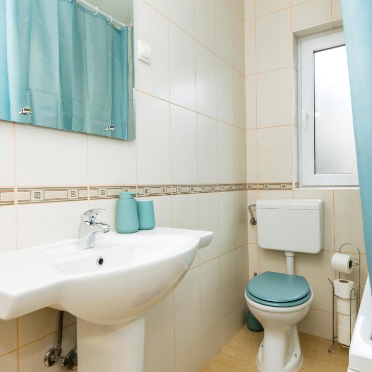 Apartmani F&M - Two-Bedroom Apartment - 27