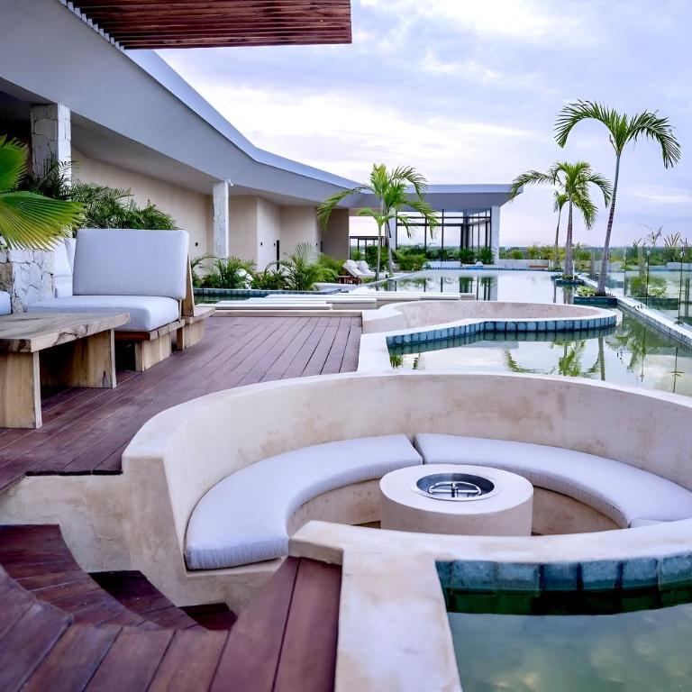 Luxe Tulum Jacuzzi - Two-Bedroom Apartment - 42