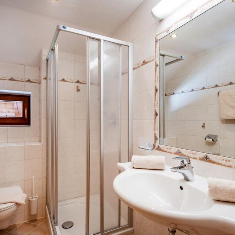 Hotel Garni Birkenhof - Familienzimmer mit Balkon - 5