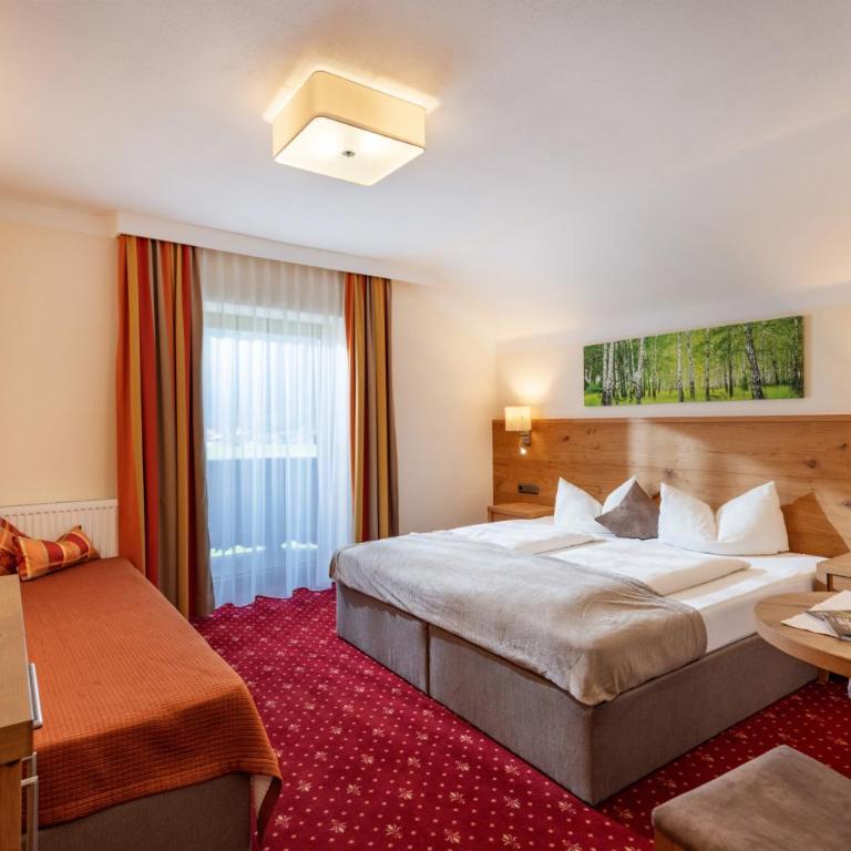 Hotel Garni Birkenhof - Dreibettzimmer mit Dusche - 3