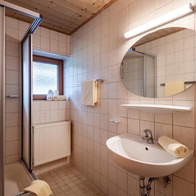 Hotel Garni Birkenhof - Doppelzimmer mit Balkon - 6