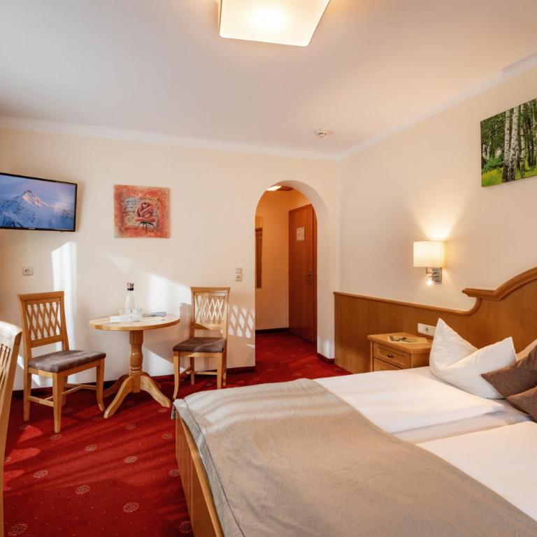 Hotel Garni Birkenhof - Doppelzimmer mit Balkon - 4
