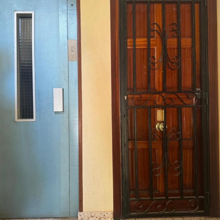 La Turia Soleada - Three-Bedroom Apartment with Balcony - 16