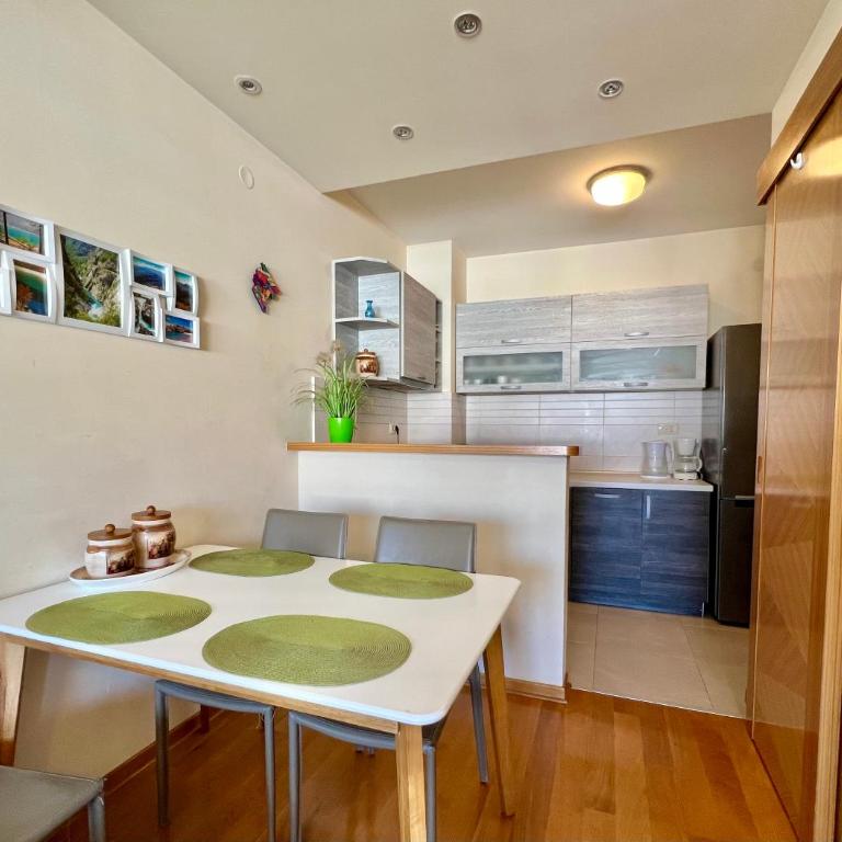 Apartment Verdan - One-Bedroom Apartment - 6