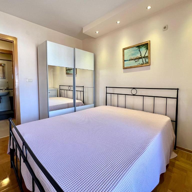 Apartment Verdan - One-Bedroom Apartment - 4