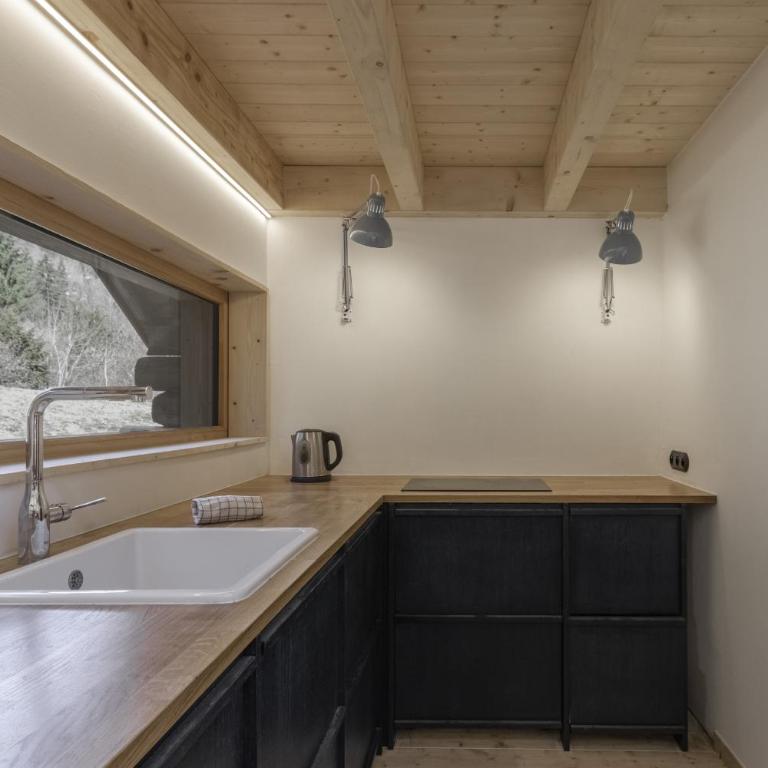Chalet L'Oratoire & Mazot - Renovated Historic Chalet - Huge Garden & Separate Cabin for 2 - Chalet - 8