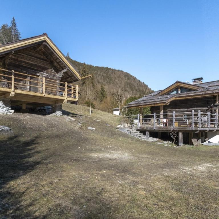 Chalet L'Oratoire & Mazot - Renovated Historic Chalet - Huge Garden & Separate Cabin for 2 - Chalet - 11