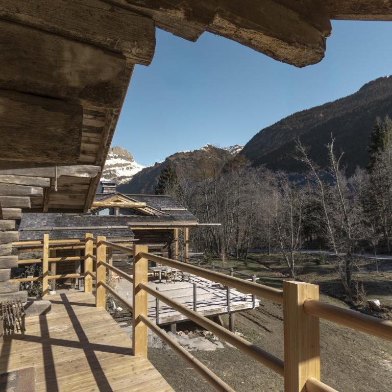 Chalet L'Oratoire & Mazot - Renovated Historic Chalet - Huge Garden & Separate Cabin for 2 - Chalet - 12
