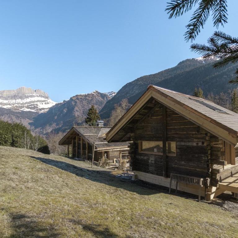 Chalet L'Oratoire & Mazot - Renovated Historic Chalet - Huge Garden & Separate Cabin for 2 - Chalet - 10