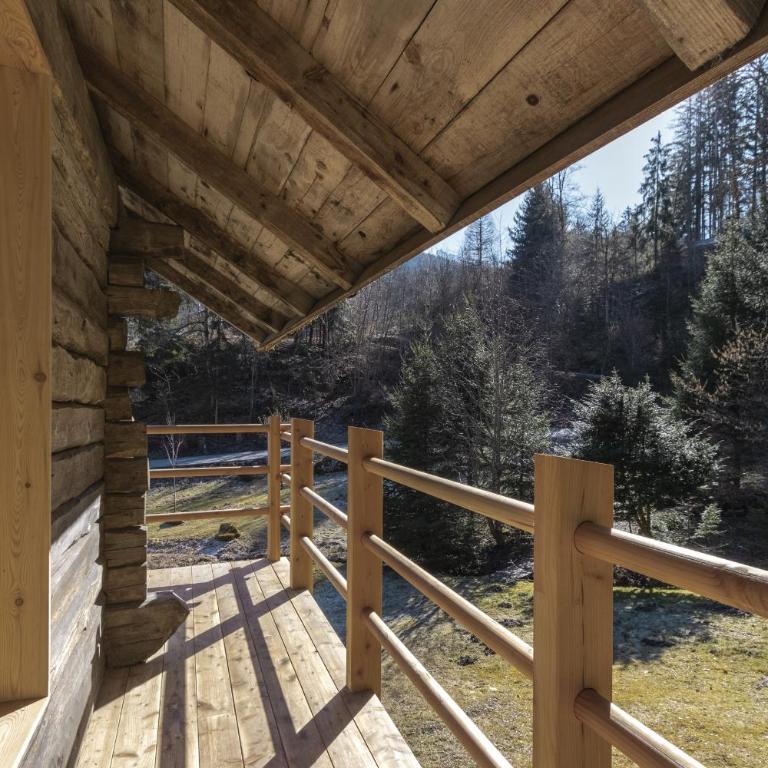 Chalet L'Oratoire & Mazot - Renovated Historic Chalet - Huge Garden & Separate Cabin for 2 - Chalet - 14