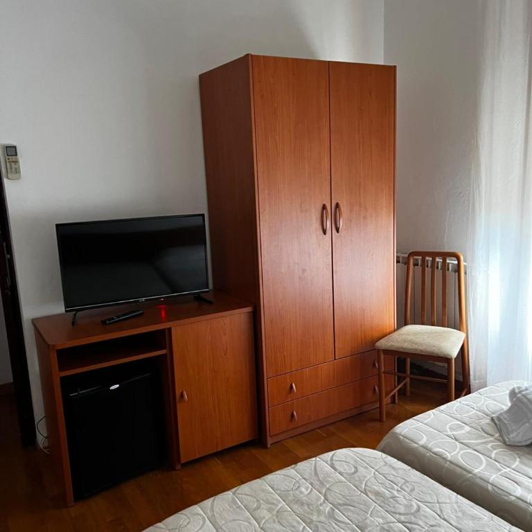 Hotel Mediterraneo - Camera Matrimoniale con Bagno Privato - 2