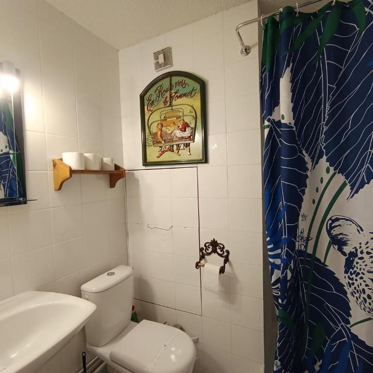 Studio cosy pour 2, proche pistes et commerces, parking privé inclus - FR-1-445-197 - Estudio - 8