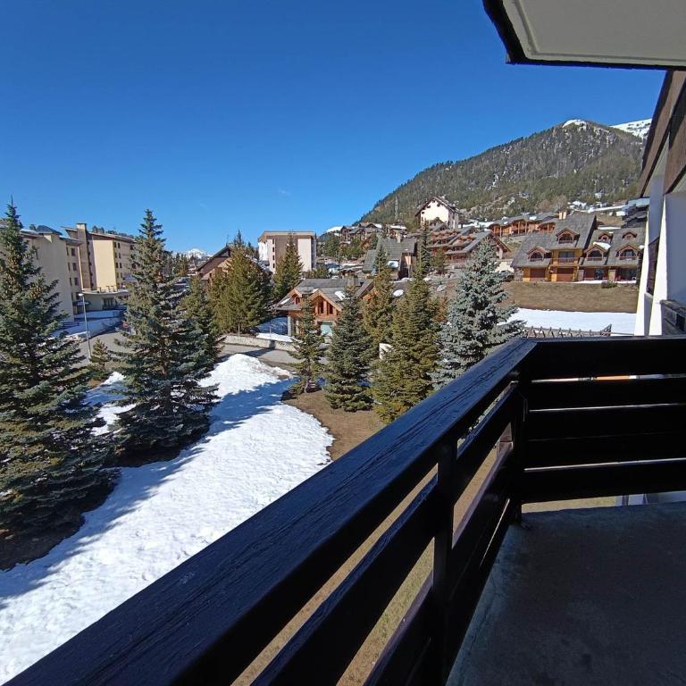Studio cosy pour 2, proche pistes et commerces, parking privé inclus - FR-1-445-197 - Estudio - 11