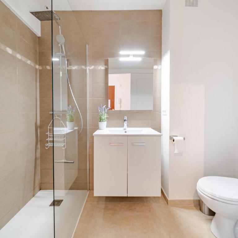 2 pièces Calme Proche de la mer Parking en sous-sol - Appartement 1 Chambre - 7