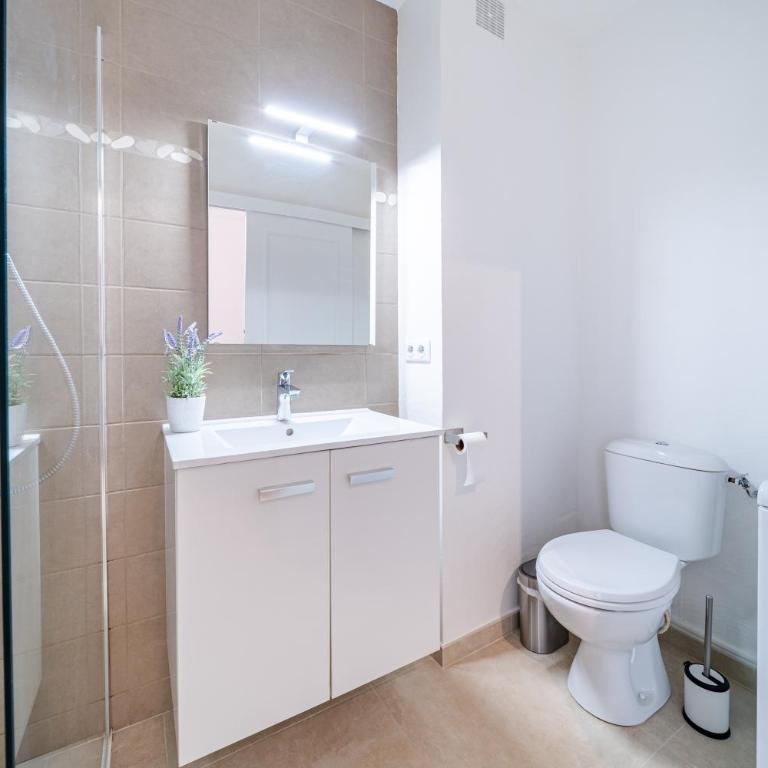 2 pièces Calme Proche de la mer Parking en sous-sol - Appartement 1 Chambre - 6