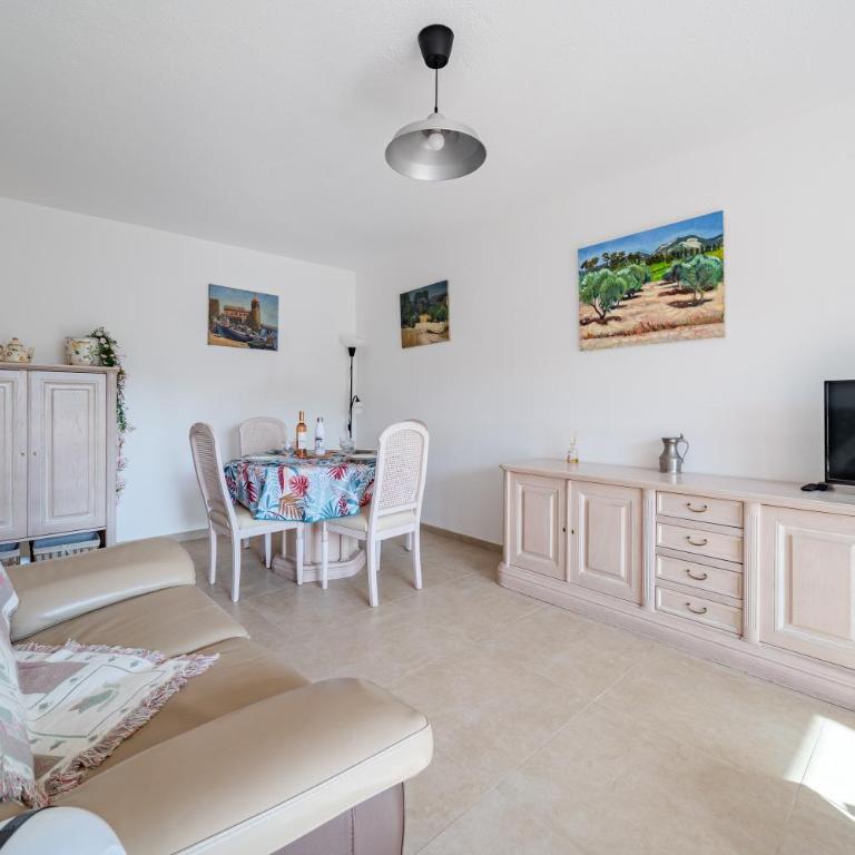 2 pièces Calme Proche de la mer Parking en sous-sol - Appartement 1 Chambre - 12