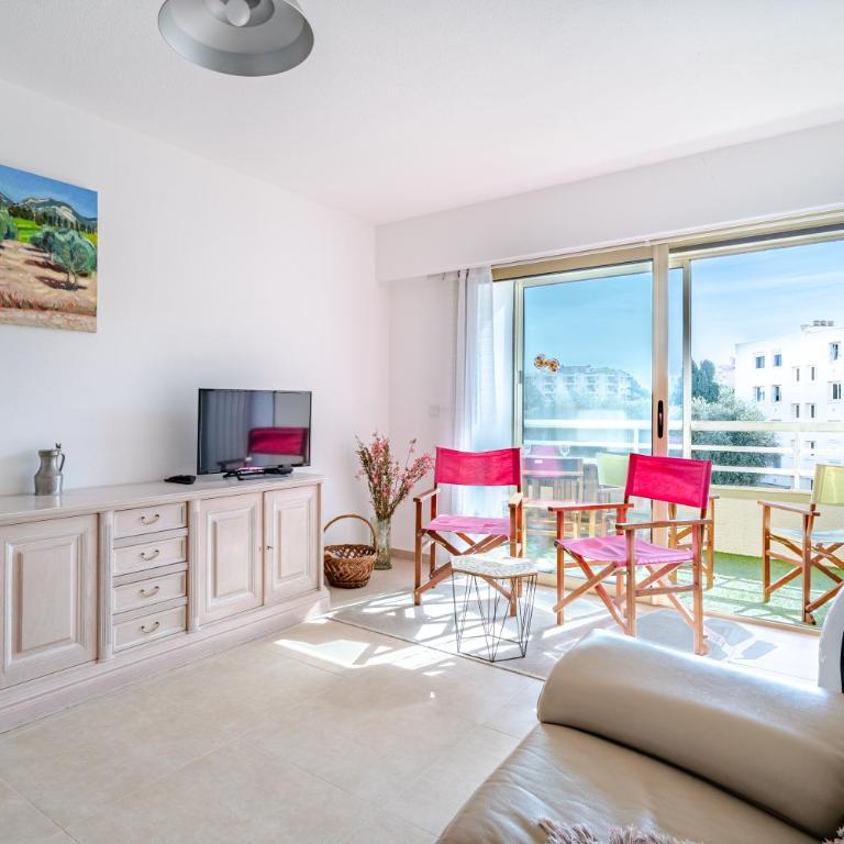 2 pièces Calme Proche de la mer Parking en sous-sol - Appartement 1 Chambre - 1