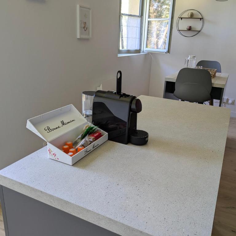 Studios TOUT INCLUS - Calme avec proximité du Centre Ville - Appartamento con 1 Camera da Letto - 10