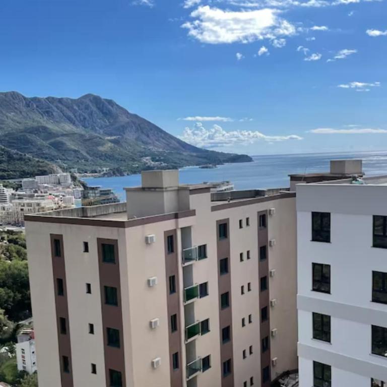 Sea view apartment in Bečići - One-Bedroom Apartment - 1