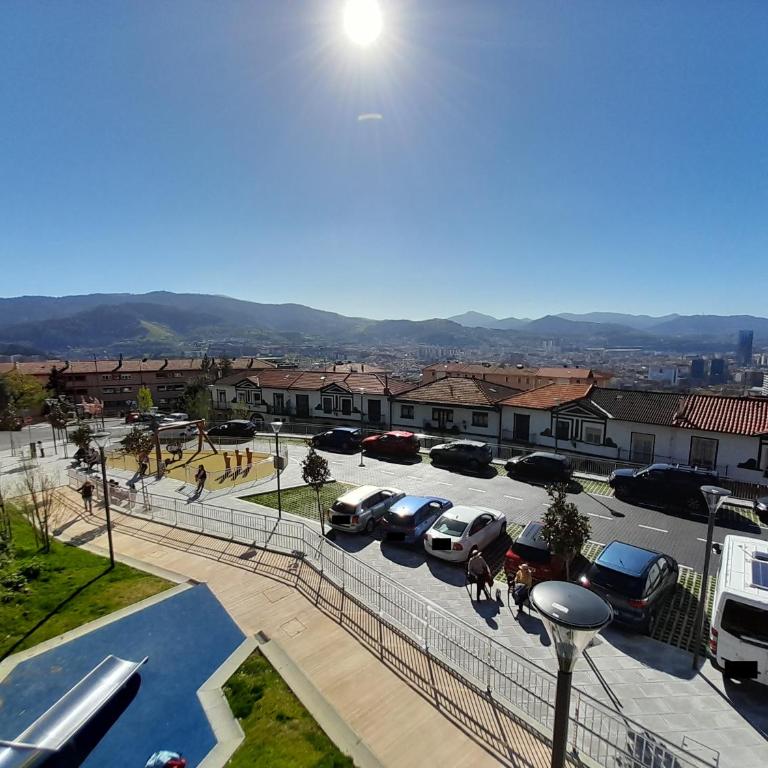 Rincón acogedor descubre la ciudad - Three-Bedroom Apartment - 26