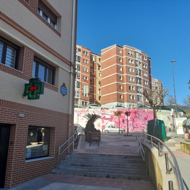 Rincón acogedor descubre la ciudad - Three-Bedroom Apartment - 35