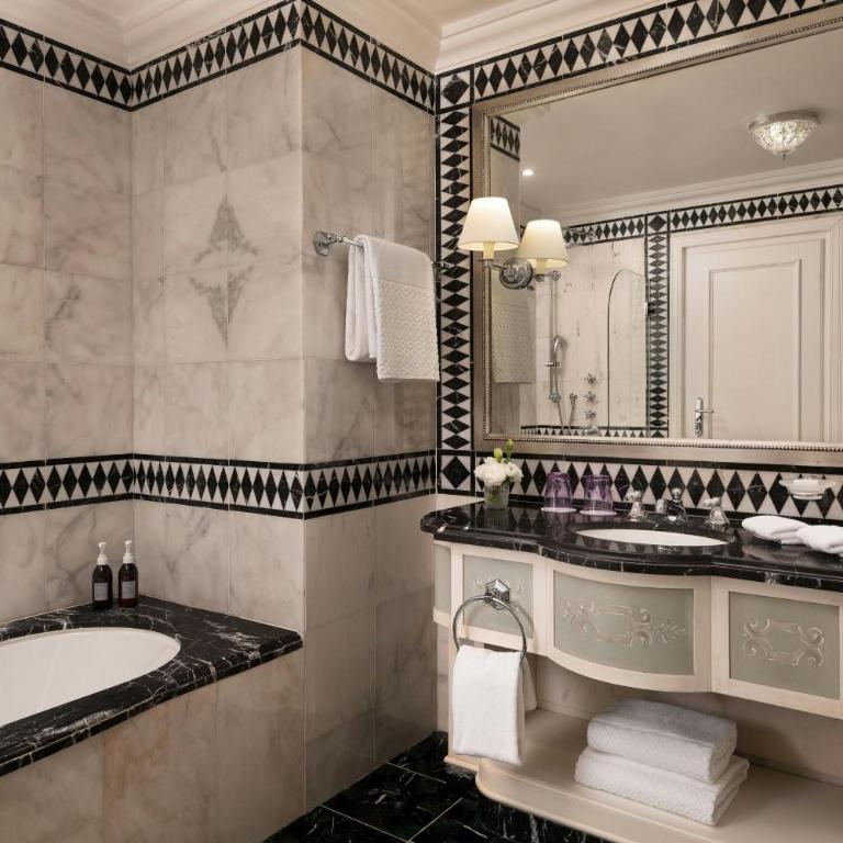 The St. Regis Florence - Deluxe, Guest room, 1 King - 5