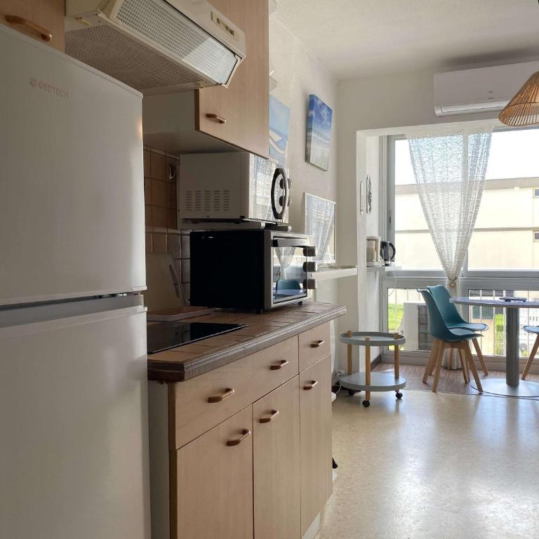 Appartement T1 climatisé avec cuisine équipée, TV, lave-linge, proche centre Balaruc-les-Bains - FR-1-553-258 - Apartment - 10
