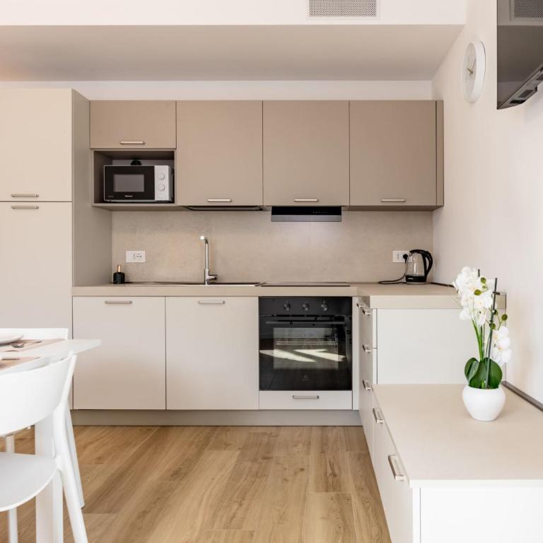Trilo AriaLuce - Two-Bedroom Apartment with Balcony - 8