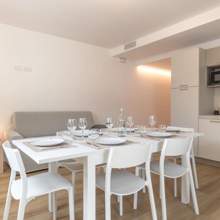 Trilo AriaLuce - Two-Bedroom Apartment with Balcony - 10