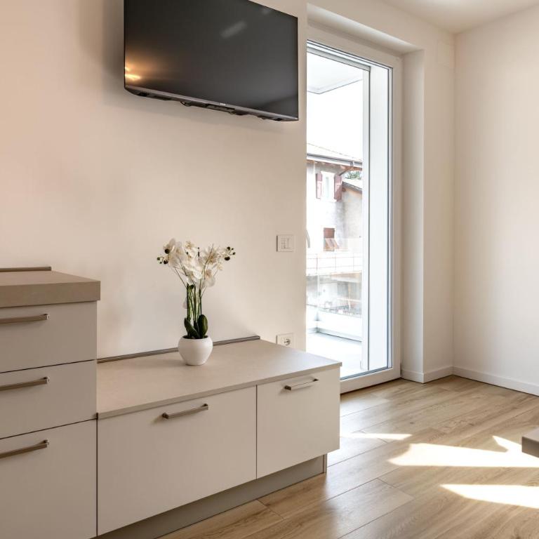 Trilo AriaLuce - Two-Bedroom Apartment with Balcony - 5
