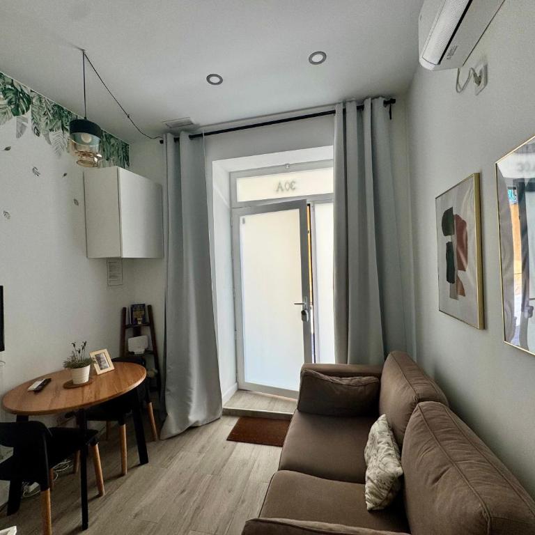 AR Lavapiés céntrico apartamento con patio - One-Bedroom Apartment - 2