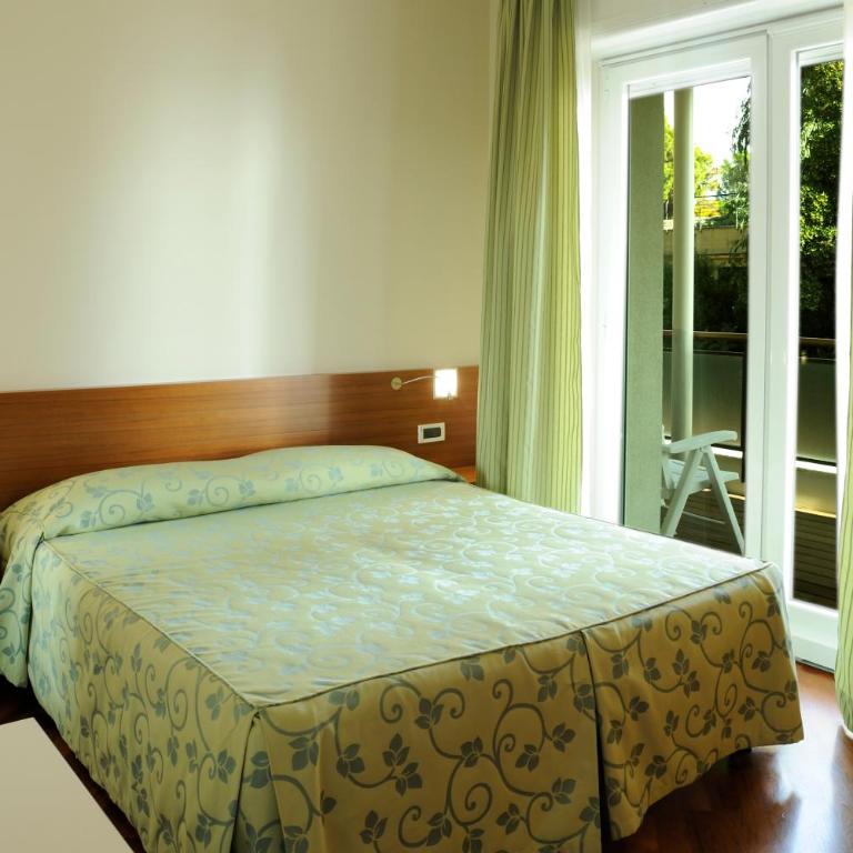 Hotel Le Roi - Camera Familiare con Vista Mare - 7
