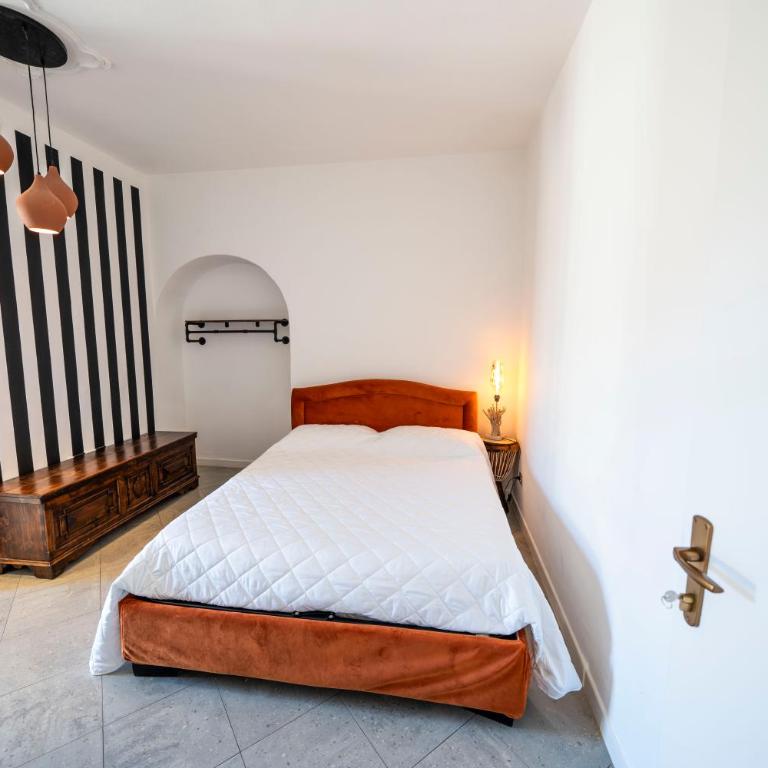 Five Elements Apartments Nature and Relax near Lake Garda - Camera Matrimoniale con Vista Giardino - 10