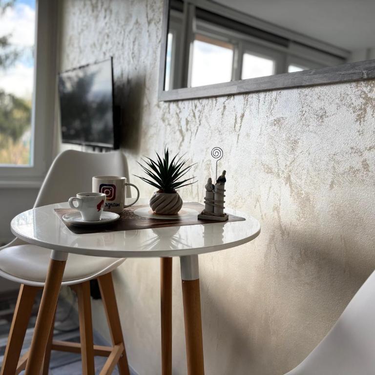 Dva Galebaa - One-Bedroom Apartment - 1