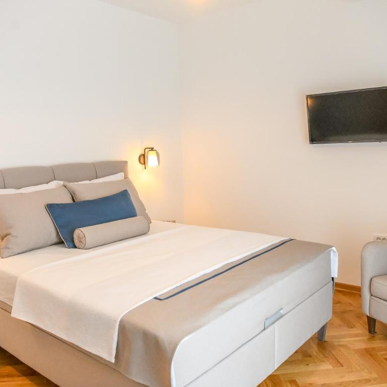 Vila sa bazenom Vrnjačka Idila - Studio sa Terasom - 13