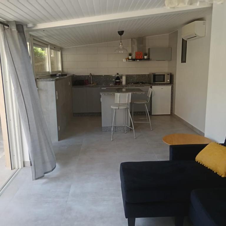 La maison de Marie Hélène 2 piscine partagée - Villa Standard - 13