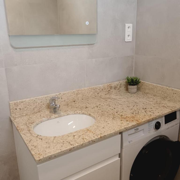 La maison de Marie Hélène 2 piscine partagée - Villa Standard - 14