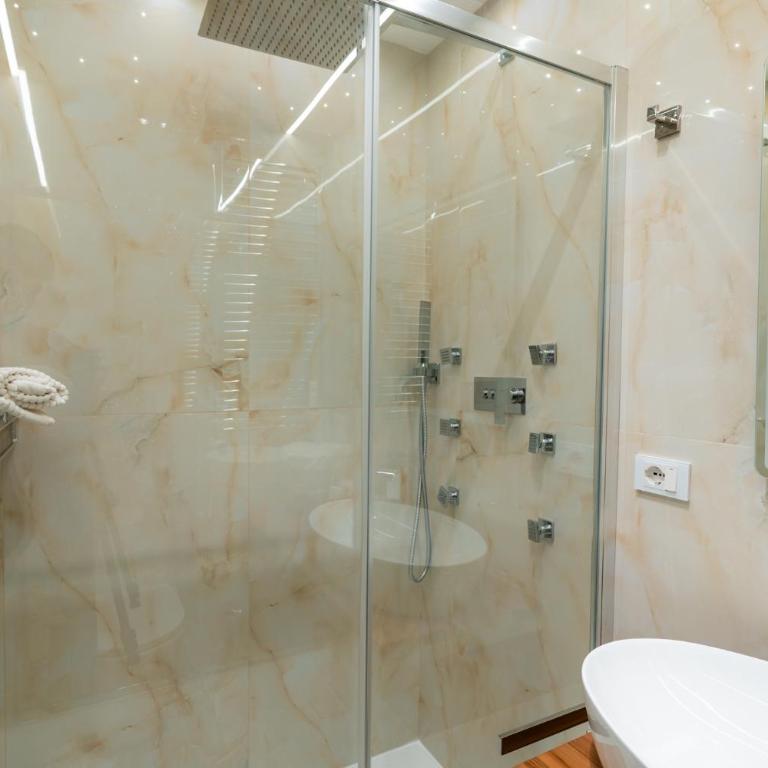 Paci Luxury Suite - Appartamento con 2 Camere da Letto - 9