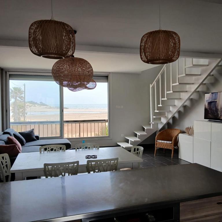 Duplex 6 personnes Pleine vue mer 10 m de la plage Wifi - CYRIDA - Appartement 3 Chambres - 48