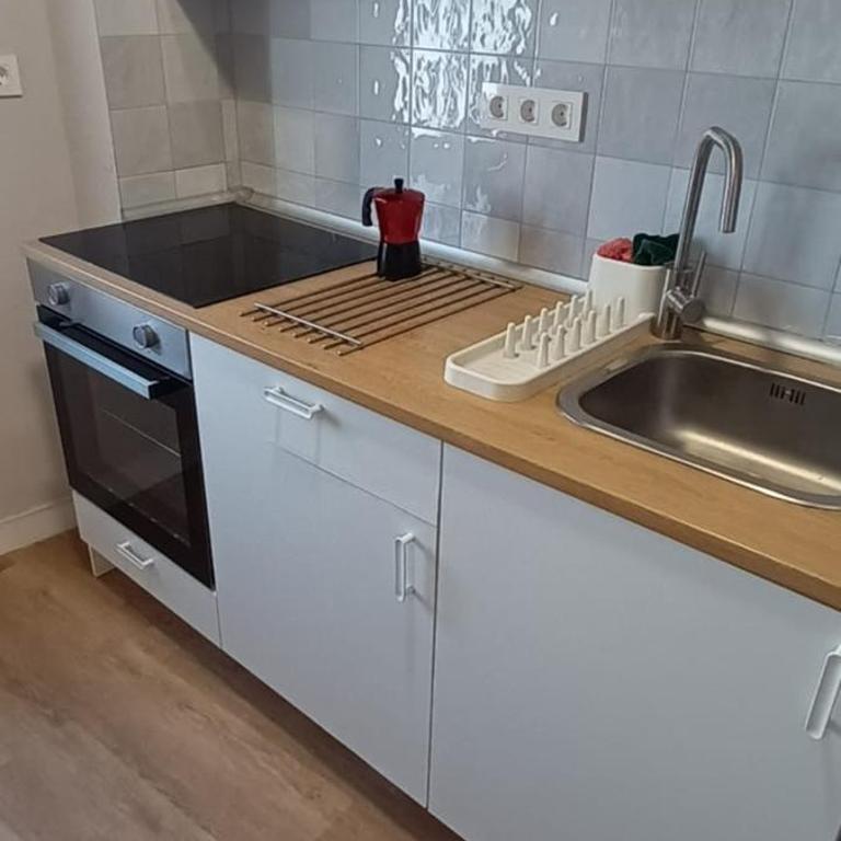 Almería Centro- Piso Reformado, Exterior, WiFi, a 1 minuto de Puerta Purchena - Apartamento de 2 dormitorios - 12
