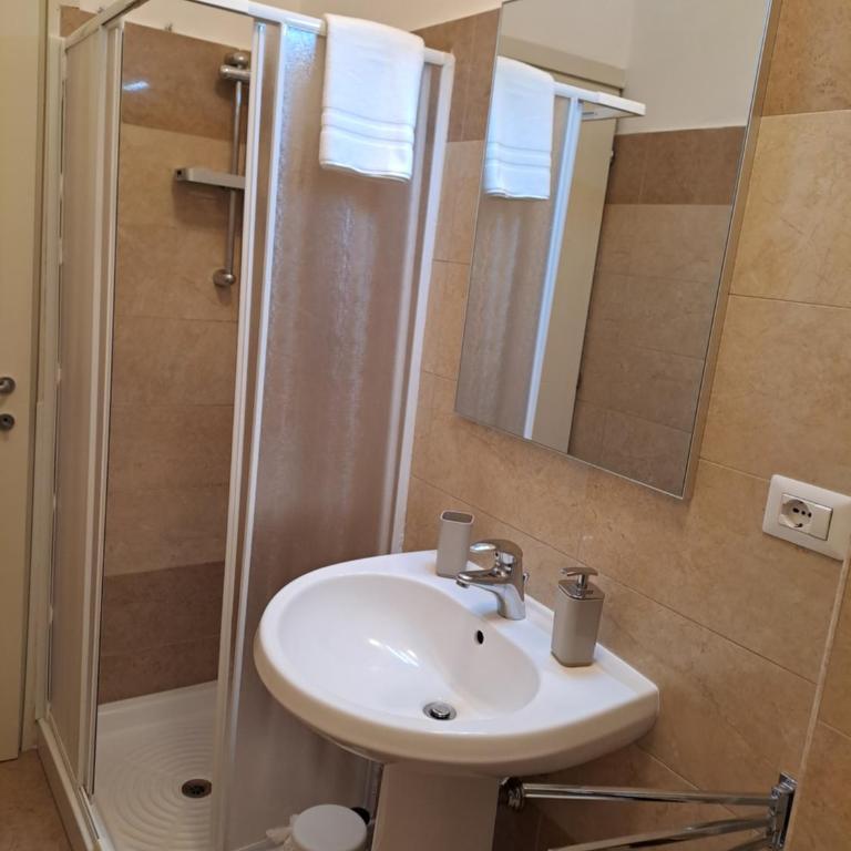 Torre Spaccata Apartment for 6 with parking - Apartment mit 2 Schlafzimmern und Balkon - 16