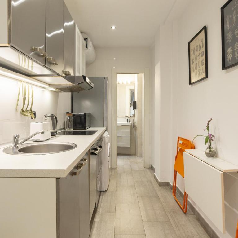 -MalagaSunApts- Quiet courtyard Andes Perez - Estudio - 3