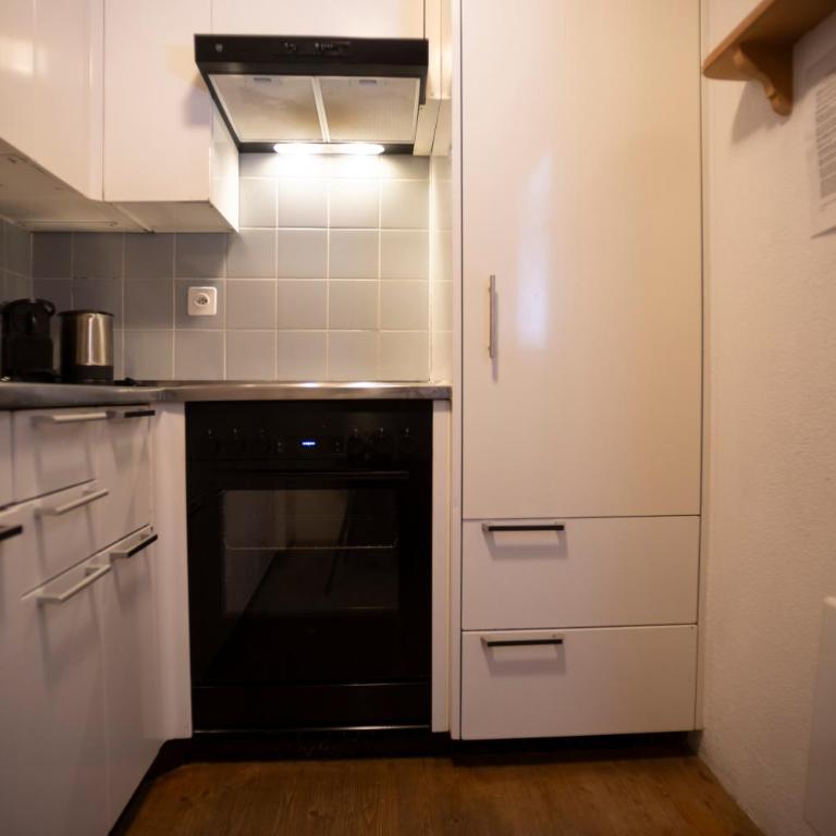 Haus 3 - 5 Zimmer Haus mit Garten in ruhiger Wohngegend - Apartment - 9