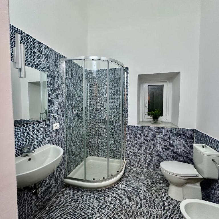 Historic Center Home - Three-Bedroom Apartment - 12