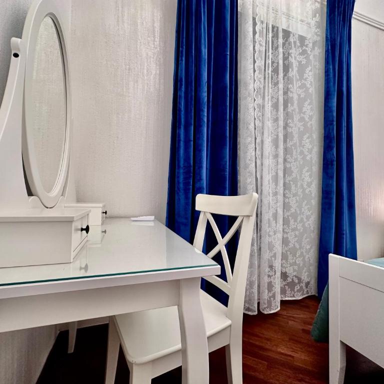 Historic Center Home - Three-Bedroom Apartment - 22