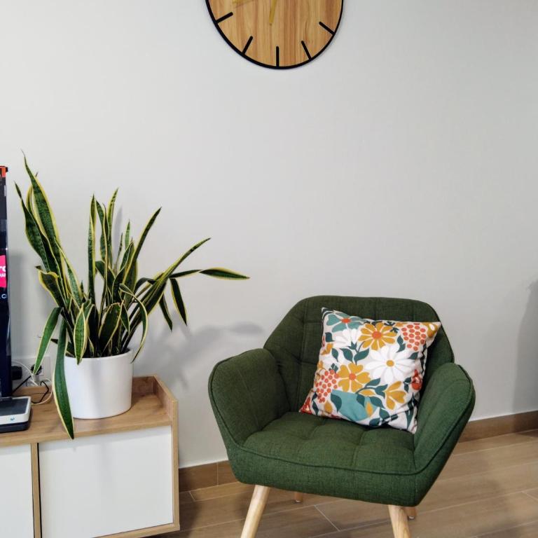 Alojamientos Cayetino, parking gratuito - Two-Bedroom Apartment - 8