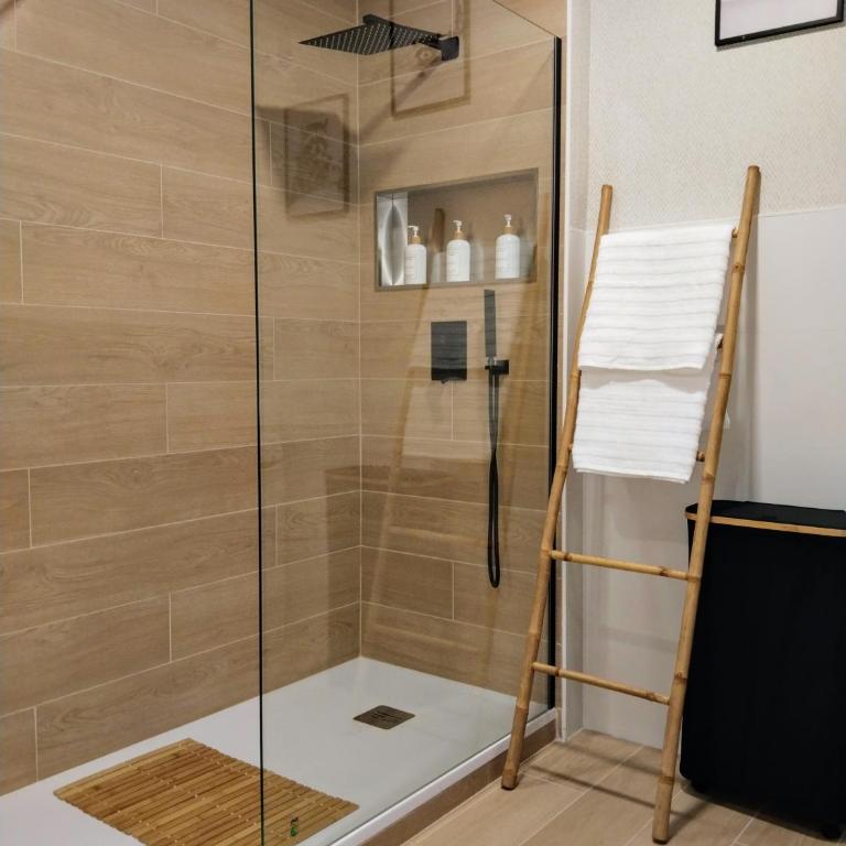 Alojamientos Cayetino, parking gratuito - Two-Bedroom Apartment - 11