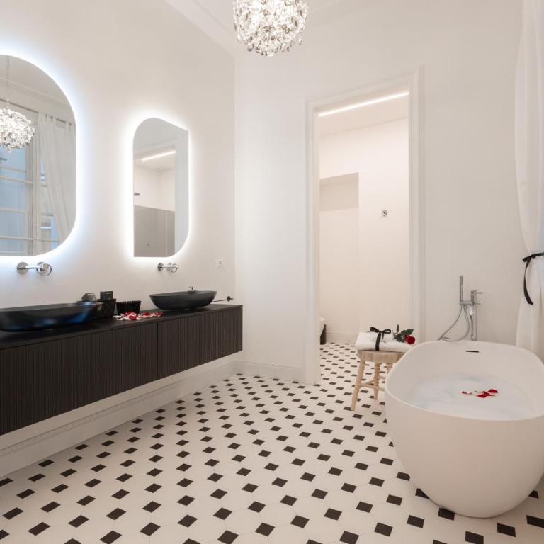 Jonathan Luxury Apartment Trieste Station - Appartamento con 2 Camere da Letto - 1