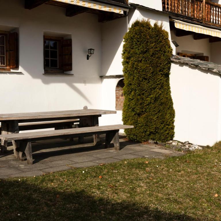 Haus 1 - 4.5 Zimmer Haus in ruhiger Wohngegend mit Garten - Apartment mit 3 Schlafzimmern - 8