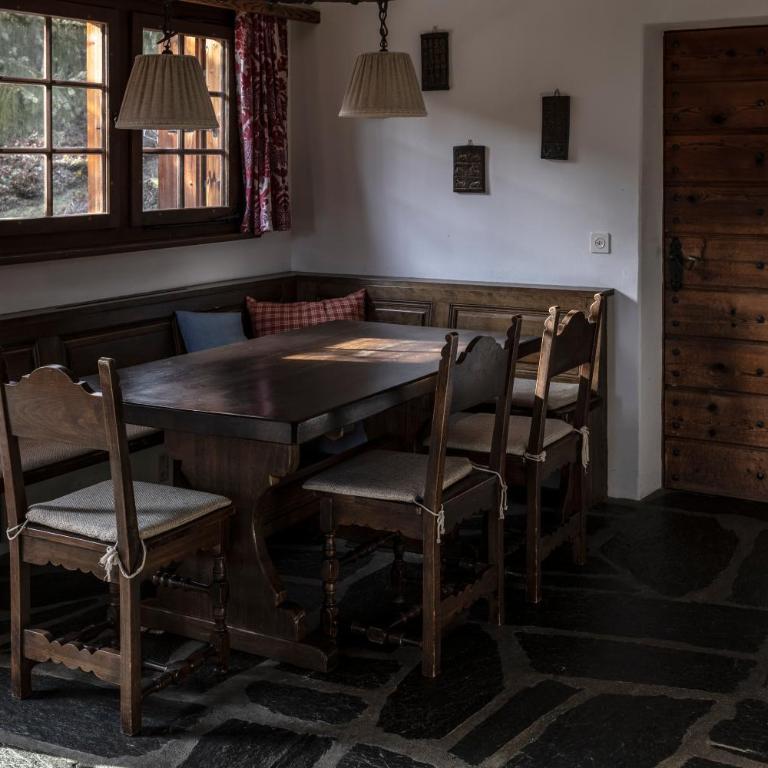 Haus 1 - 4.5 Zimmer Haus in ruhiger Wohngegend mit Garten - Apartment mit 3 Schlafzimmern - 4